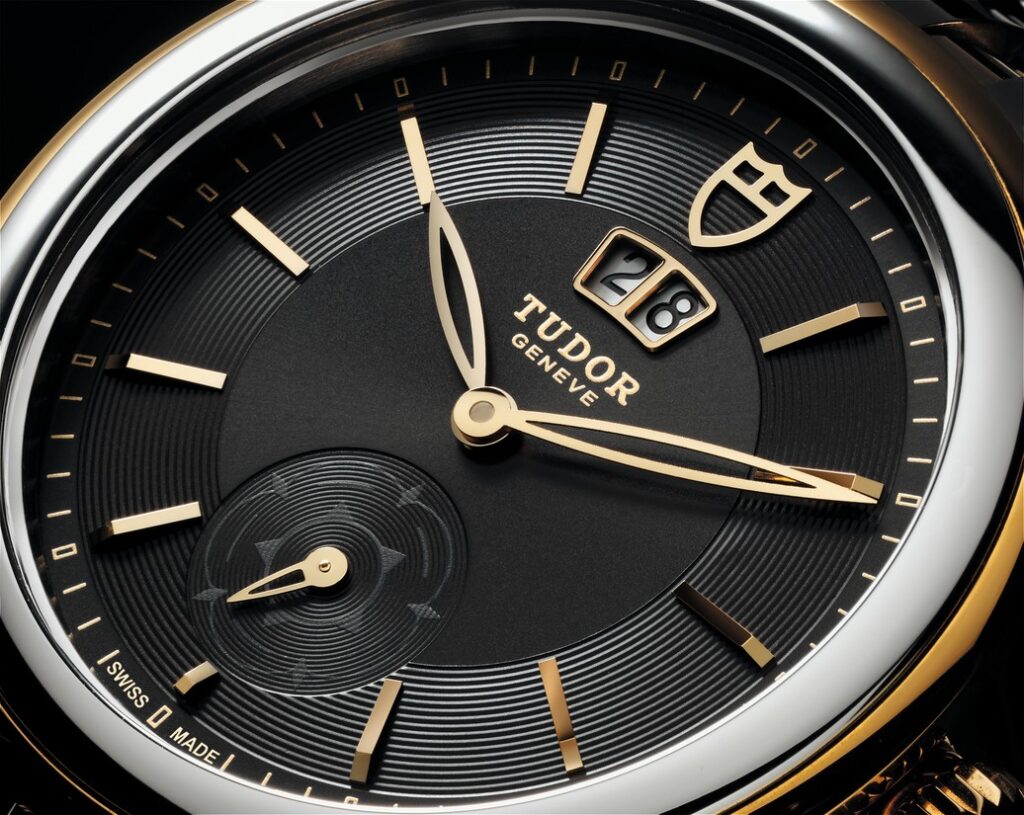 TUDOR GLAMOUR DOUBLE DATE