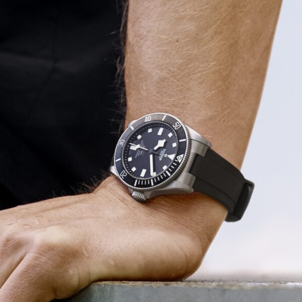 TUDOR Pelagos Ceramic Matt Black Disc Titanium Bracelet 39 mm M25407N-0001 - Image 5