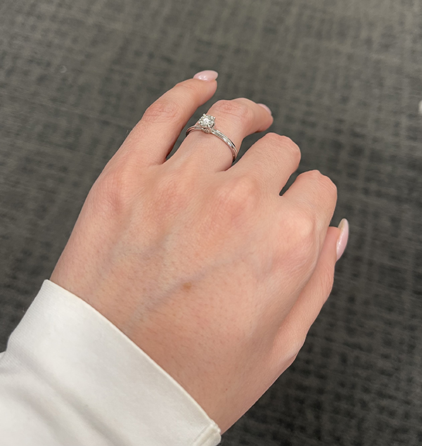 0.18 Ct Canadian Diamond Engagement Ring in 18K Gold