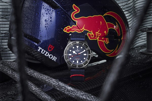 TUDOR Pelagos FXD Titanium bezel black carbon insert Blue fabric strap 43 mm M25707KN-0001 - Image 5