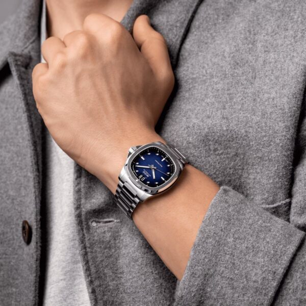 MIDO Multifort TV Big Date M049.526.11.041.00 PRE-ORDER