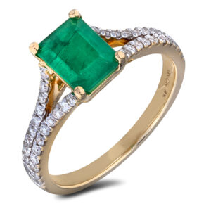 Emerald and Canadian Diamond Ring in Yellow Gold