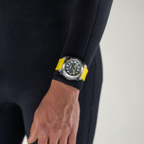 Hamilton Khaki Navy BelowZero Auto Titanium 46 mm H78535380
