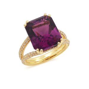 Amethyst and Canadian Diamond Spilt Shank Ring in Yellow Gold