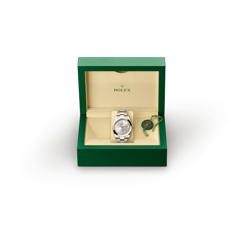 https://www.lugaro.com/wp-content/uploads/rolex-v7/watch_assets/watches_assets_inbox/mobile/m126303-0001_presentation-box.webp