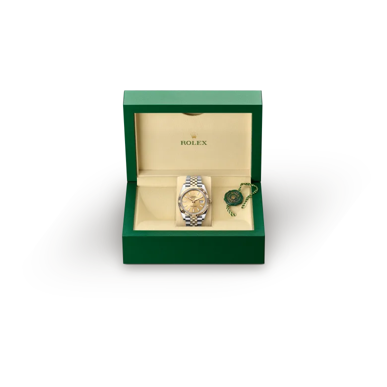 https://www.lugaro.com/wp-content/uploads/rolex-v7/watch_assets/watches_assets_inbox/mobile/m126333-0010_presentation-box.webp