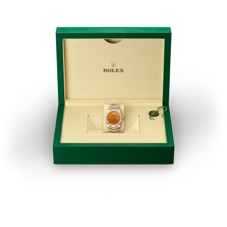 https://www.lugaro.com/wp-content/uploads/rolex-v7/watch_assets/watches_assets_inbox/mobile/m128348rbr-0049_presentation-box.webp