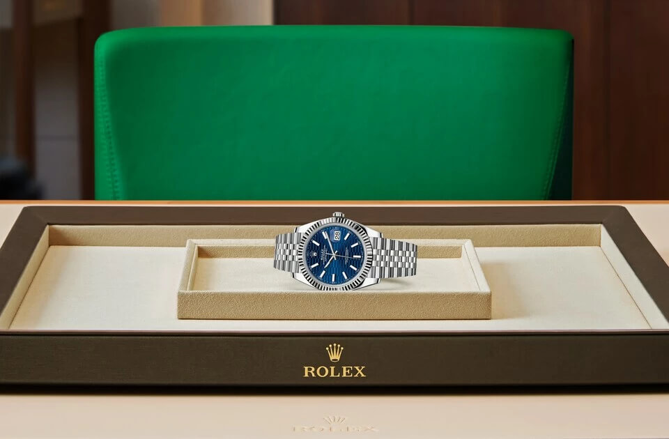 https://www.lugaro.com/wp-content/uploads/rolex-watches/model-images/m126334-0032_modelpage_on_tray_landscape-rolex-at-lugaro.jpg